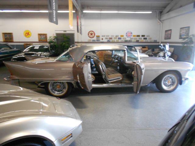 1957 Cadillac Brougham - photo 7