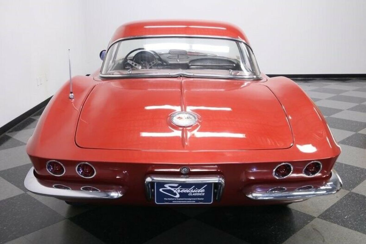 1961 Chevrolet Corvette Convertible - photo 12