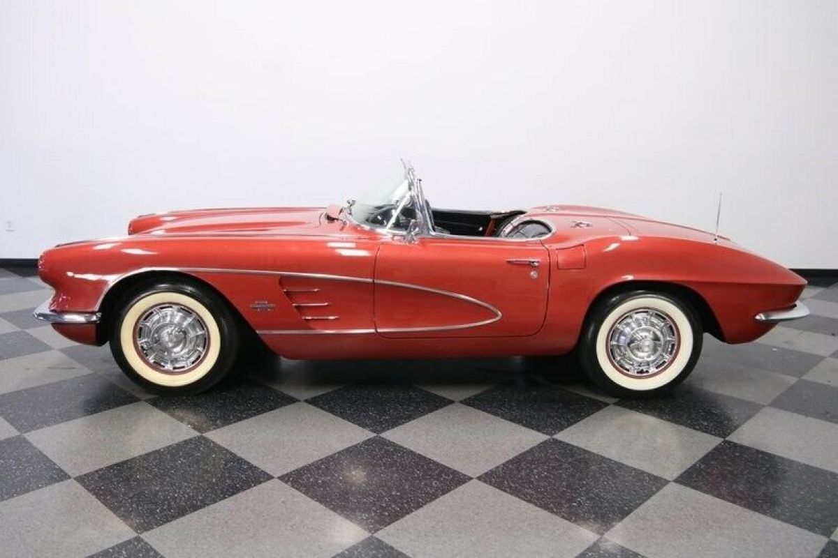 1961 Chevrolet Corvette Convertible - photo 3
