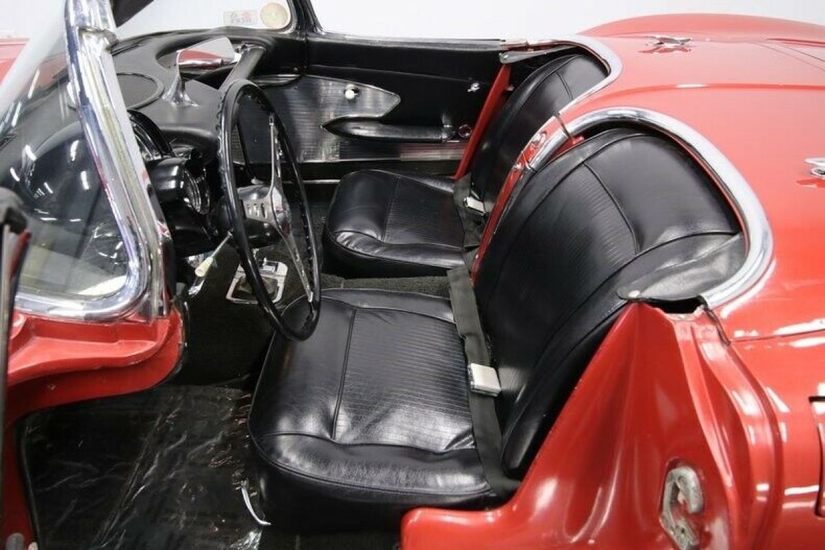1961 Chevrolet Corvette Convertible - photo 5