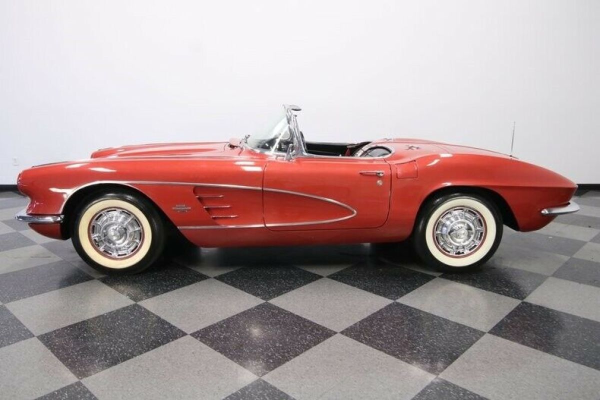 1961 Chevrolet Corvette Convertible - photo 8