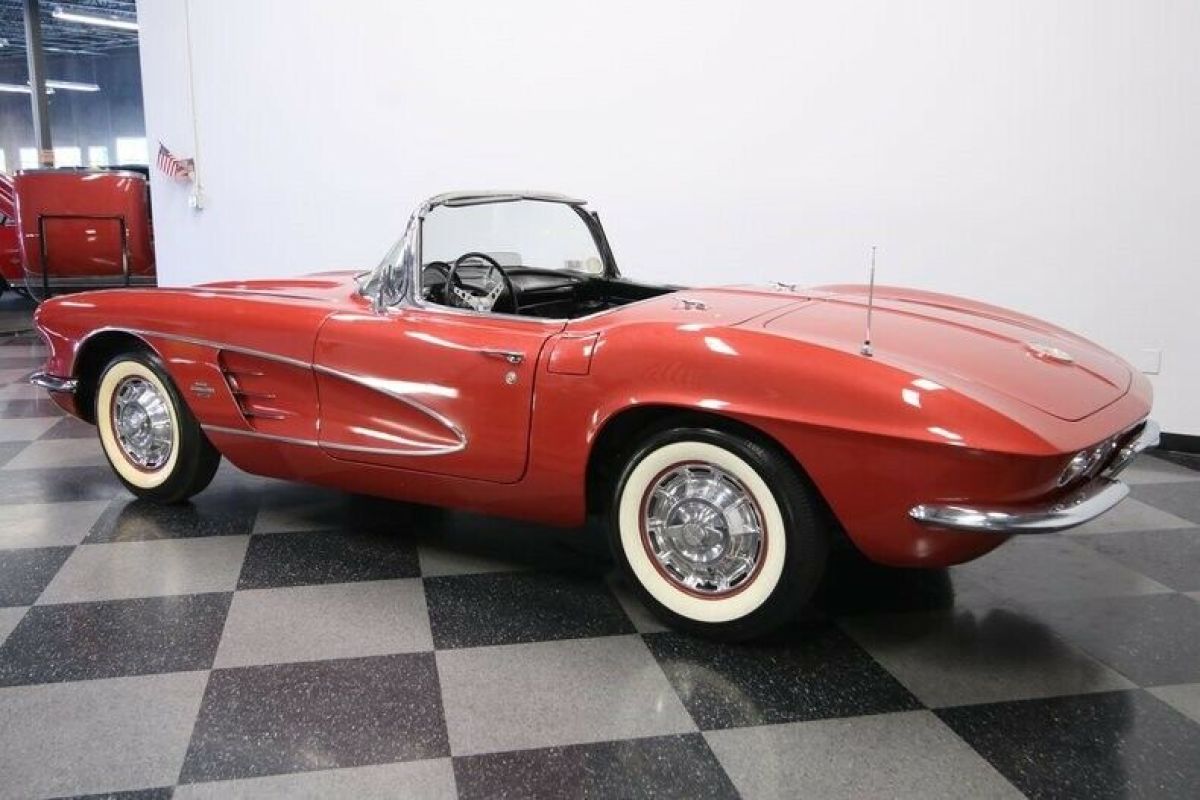 1961 Chevrolet Corvette Convertible - photo 9