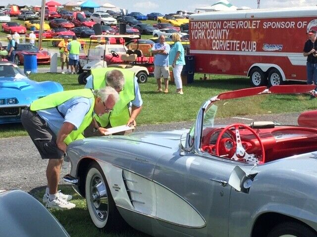 1961 Chevrolet Corvette - photo 2