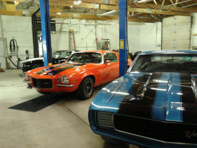 NUMBERS MATCHING LT1 SOLID LIFTER ENGINE, 12 BOLT COZ 3:73 POSI, M21 CLOSE RATIO 1970 Chevrolet Camaro Z/28 RS (#s Matching Engine, Trans, & Rear End)