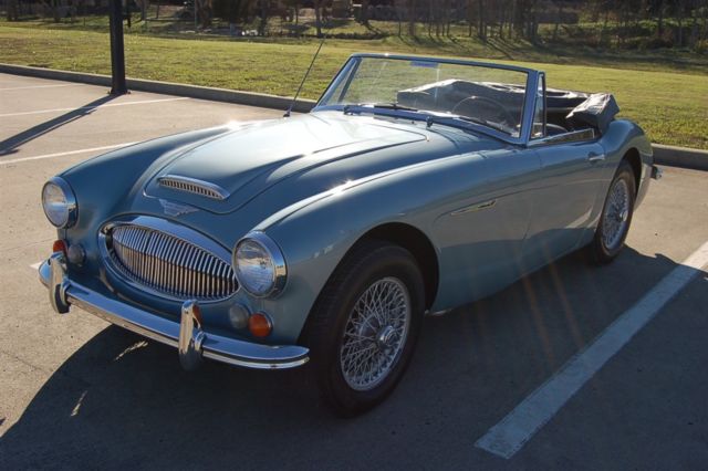1967 Austin Healey 3000 NUMBERS MATCHING ONLY 44K MILES - ULTRA ORIGINAL HERITA - photo 2