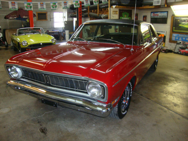 NUMEROUS 1ST PLACE WINNER INCUDING FORDS CARLISE AND FALCON CLUB 1968 Ford Falcon