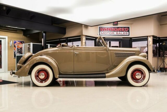 1935 Ford Cabriolet - photo 12