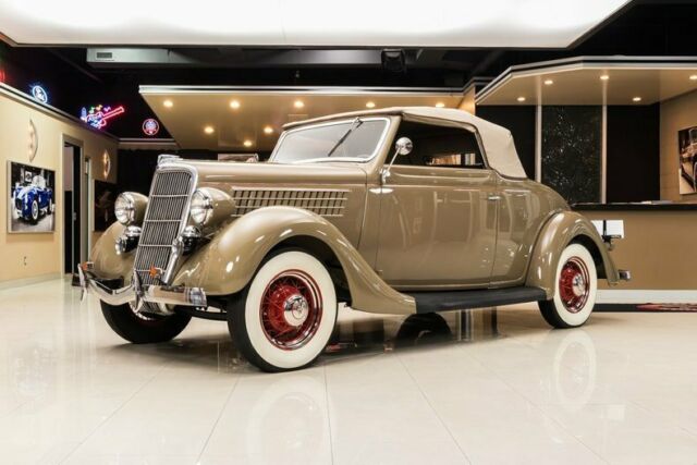 1935 Ford Cabriolet - photo 6