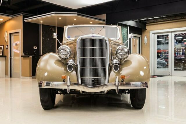 1935 Ford Cabriolet - photo 8