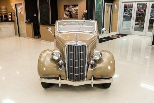 1935 Ford Cabriolet - photo 9