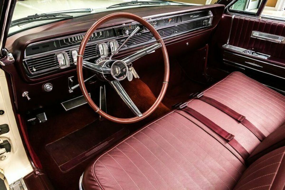 1965 Lincoln Continental Convertible - photo 2