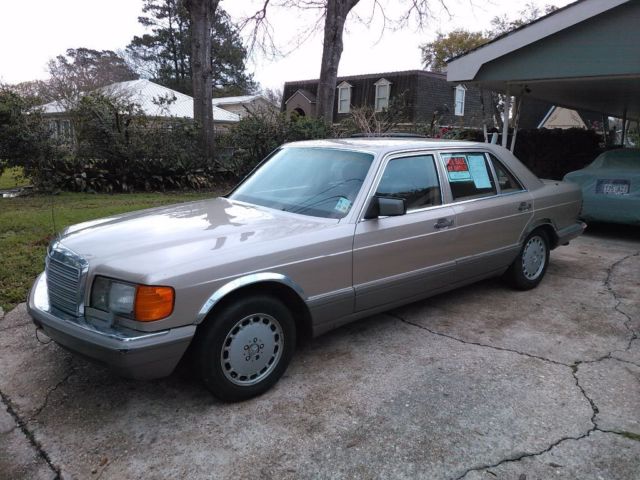Old classic in need of a new home. 1988 Mercedes-Benz S-Class 300 SEL