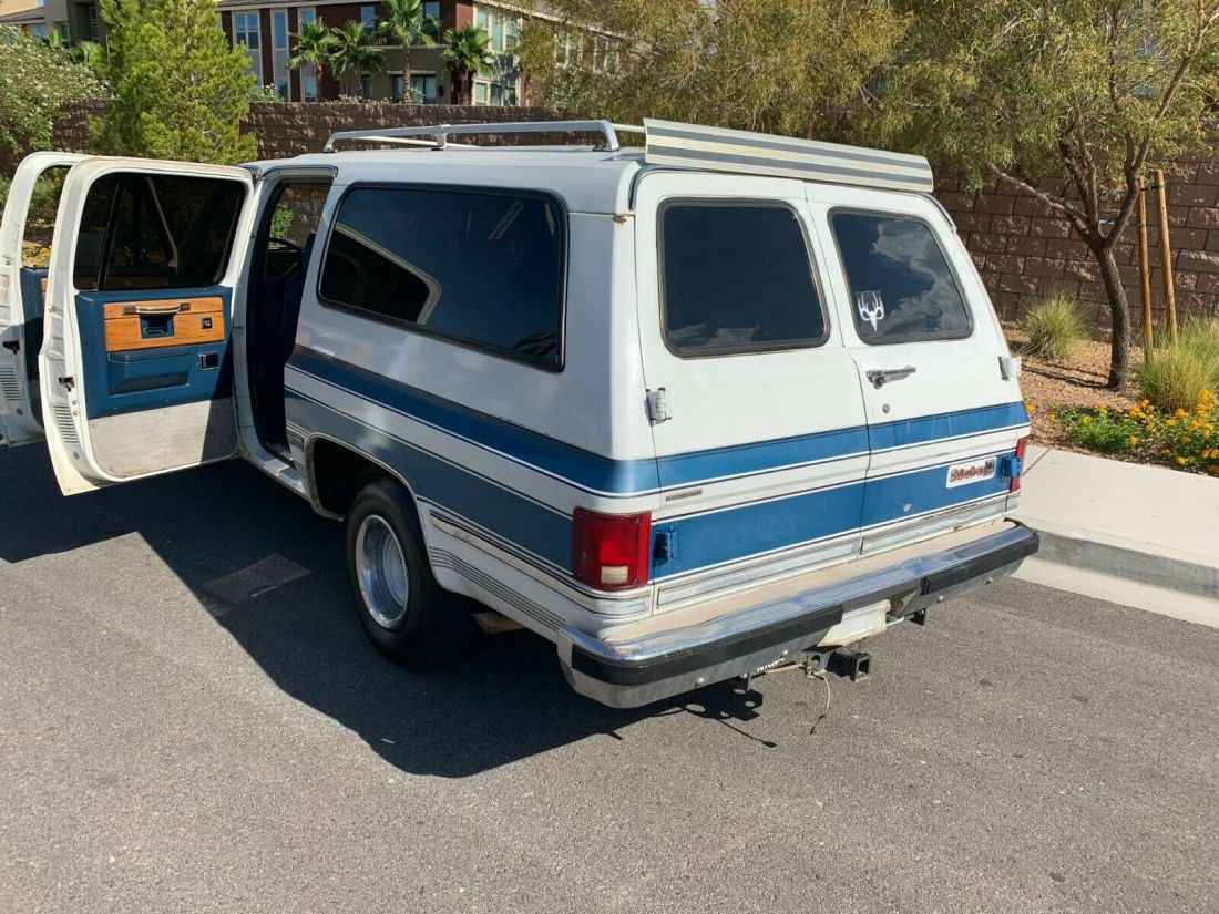 1988 GMC Suburban - photo 6