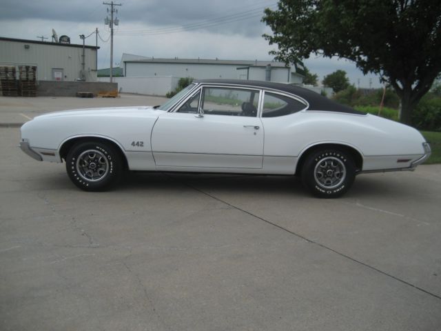 1970 Oldsmobile 442 - photo 2