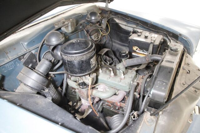 1949 Studebaker Champion Regal Deluxe Sedan - photo 10