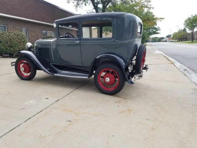 1930 Ford Model A Tudor - photo 3