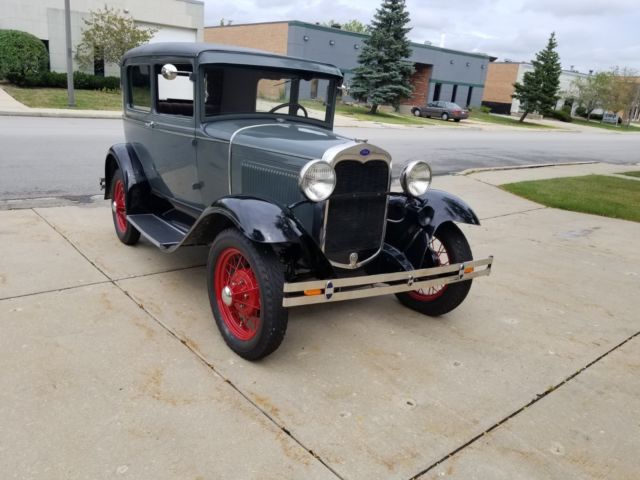1930 Ford Model A Tudor - photo 4