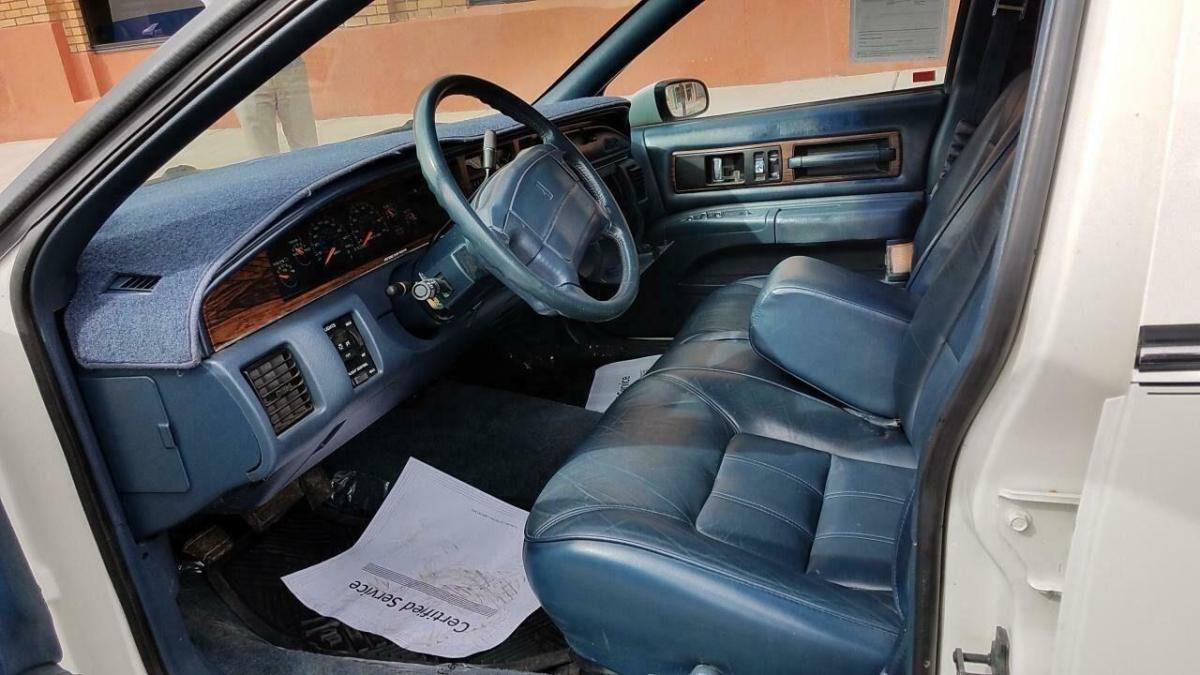 1992 Oldsmobile Custom Cruiser - photo 10