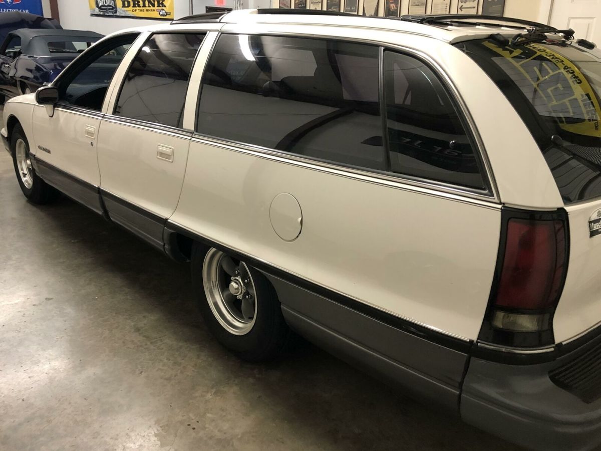 1992 Oldsmobile Custom Cruiser - photo 5