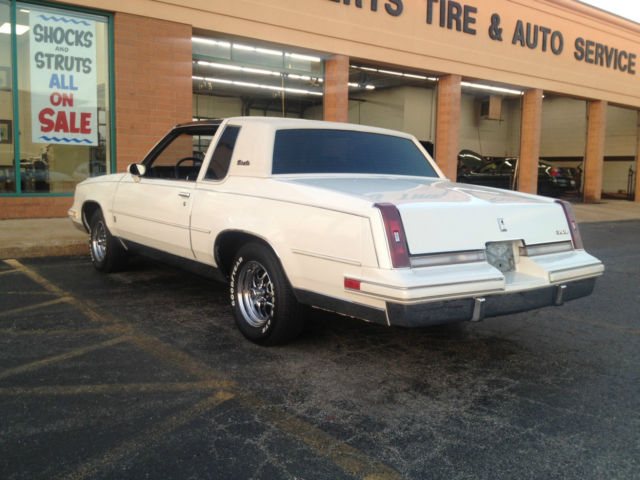 1987 Oldsmobile Cutlass Buckets,Console,Gauges - photo 2