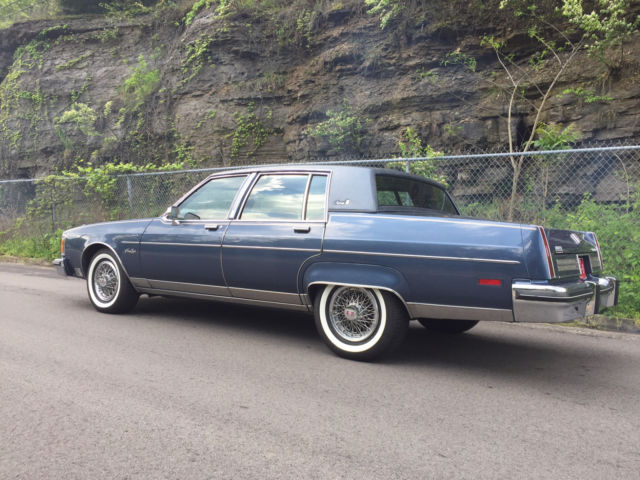 1983 Oldsmobile Regency Ninety Eight Regency Brougham Sedan 4-Door - photo 2
