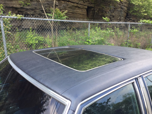 1983 Oldsmobile Regency Ninety Eight Regency Brougham Sedan 4-Door - photo 4