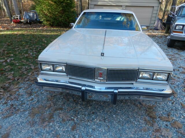 1984 Oldsmobile Ninety-Eight REGENCY BROUGHAM - photo 2
