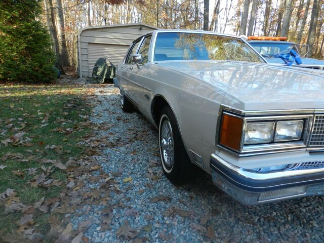 1984 Oldsmobile Ninety-Eight REGENCY BROUGHAM - photo 3