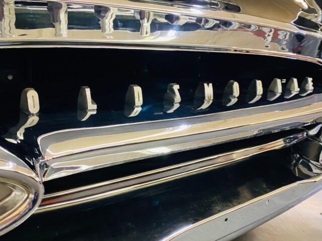 1955 Oldsmobile Eighty-Eight - HIGH QUALITY RESTORATION - 324 V8 - AUTO TRA - photo 11