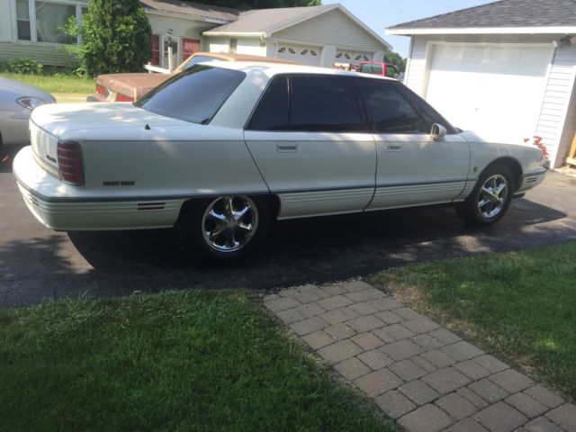 1992 Oldsmobile Ninety-Eight Touring - photo 8