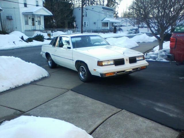Oldsmobile C.S. Coupe 1988 Oldsmobile Cutlass Supreme
