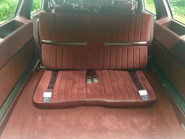 1988 Oldsmobile Custom Cruiser - photo 11