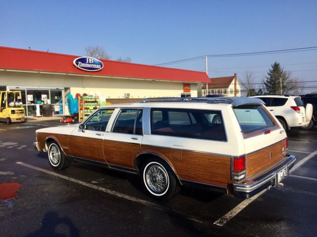 1988 Oldsmobile Custom Cruiser - photo 2