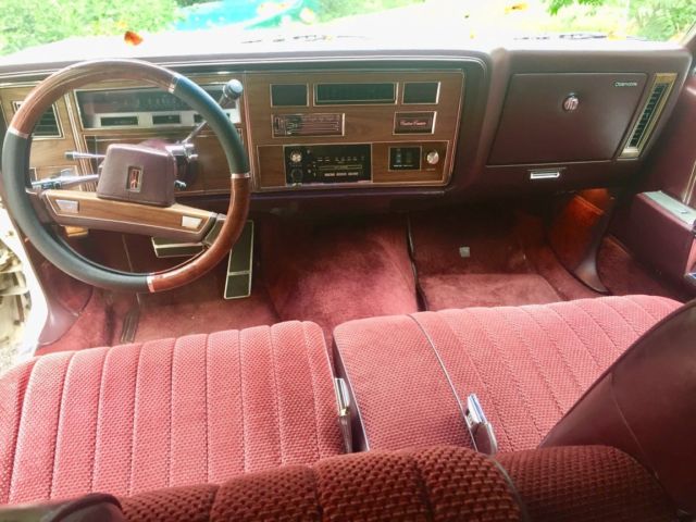 1988 Oldsmobile Custom Cruiser - photo 6