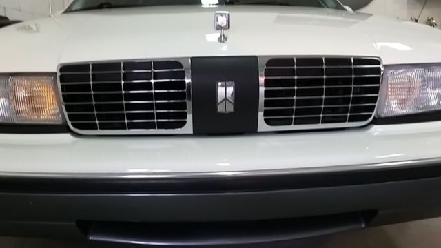 1991 Oldsmobile Custom Cruiser - photo 8