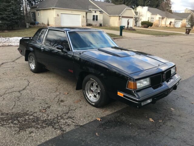 OLDSMOBILE CUTLASS 442 WITH 39,500 ORIGINAL MILES, T-TOPS W/BAGS & NEWER PAINT 1987 Oldsmobile 442 CUTLASS 442