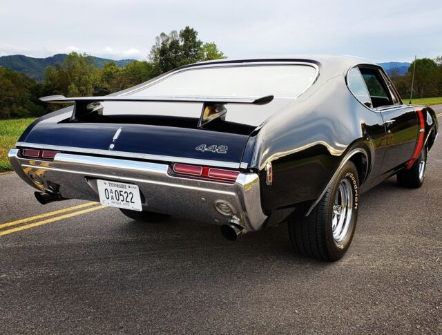 1968 Oldsmobile Cutlass 442 Holiday Sport Coupe - photo 13