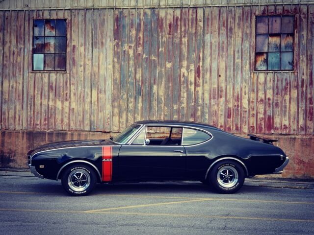 1968 Oldsmobile Cutlass 442 Holiday Sport Coupe - photo 2