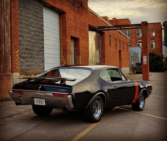 1968 Oldsmobile Cutlass 442 Holiday Sport Coupe - photo 9