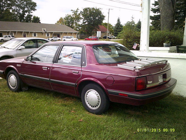 1989 Oldsmobile Cutlass 4 dr sedan - photo 2