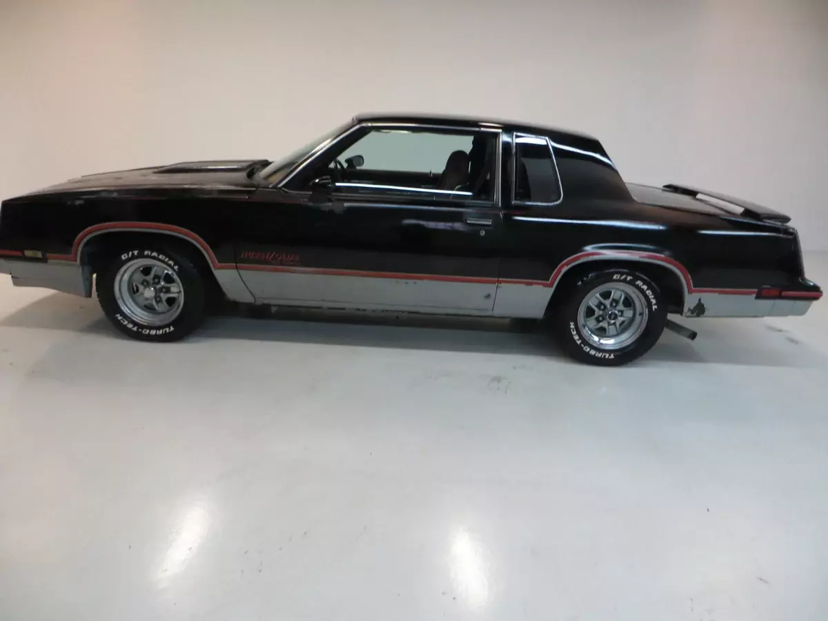 Oldsmobile Cutlass Hurst/Olds 15th Anniversary 1983 Oldsmobile Cutlass Hurst/Olds 15th Anniversary