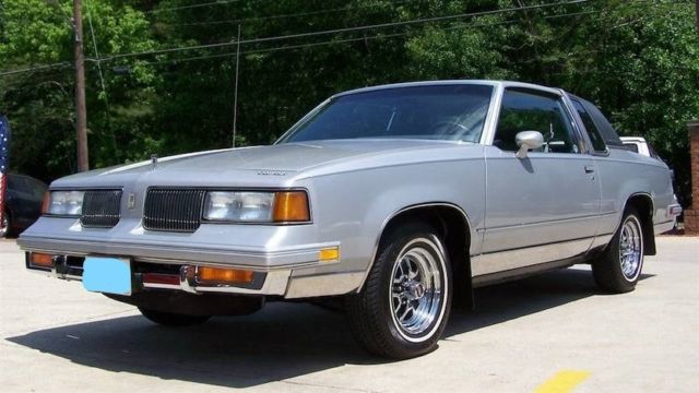 OLDSMOBILE CUTLASS SUPREME 17,417 miles 1988 Oldsmobile Cutlass Cutlass Supreme