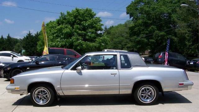 1988 Oldsmobile Cutlass Cutlass Supreme - photo 2