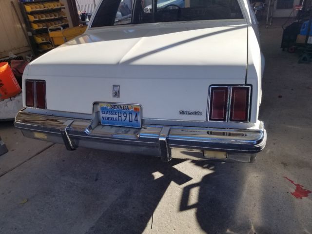 1985 Oldsmobile Cutlass sedan - photo 2