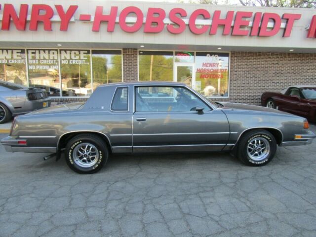 1988 Oldsmobile Cutlass Brougham - photo 8