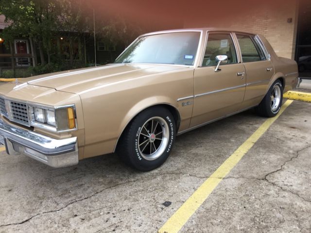 Oldsmobile Cutlass Supreme Sedan LOW MILES NO RESERVE!! 1986 Oldsmobile Cutlass Coupe
