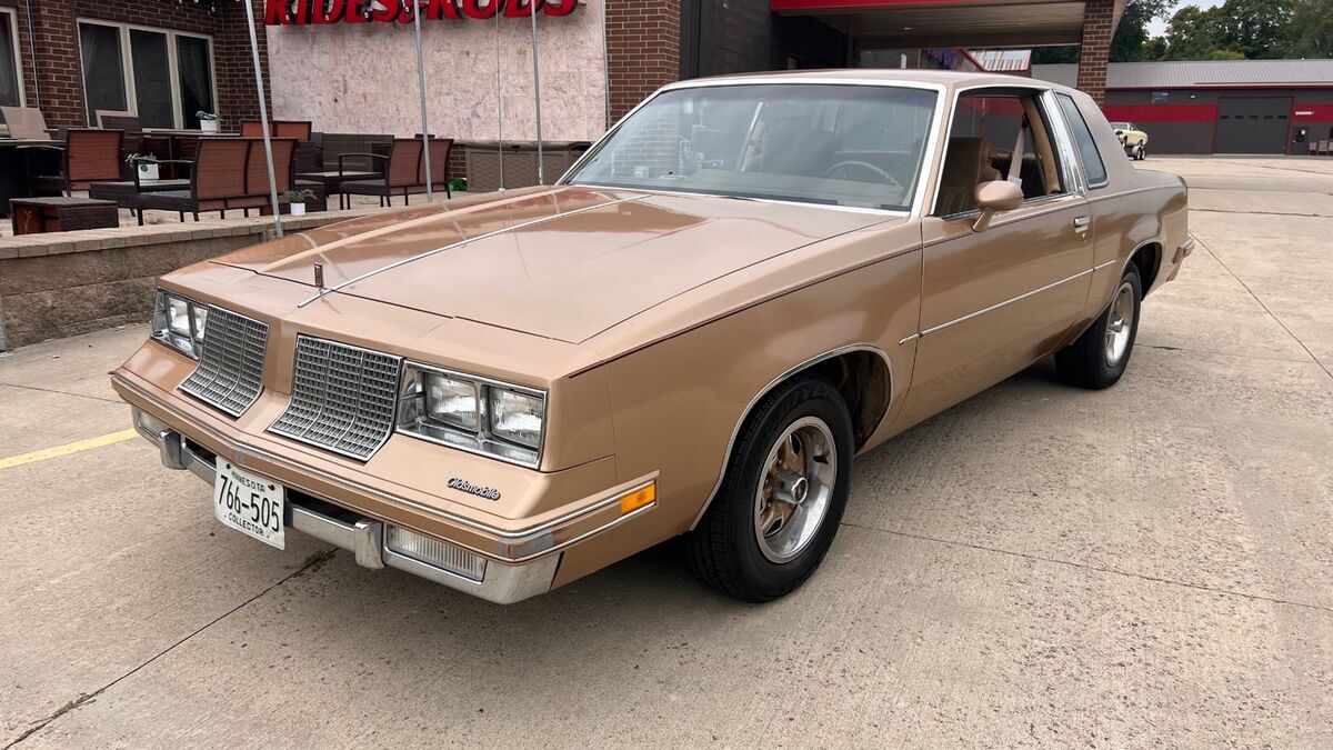 1985 Oldsmobile Cutlass - photo 2