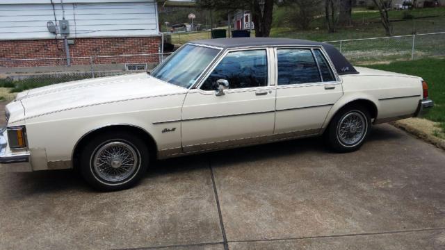 1985 Oldsmobile Other Maroon Brougham roof - photo 7