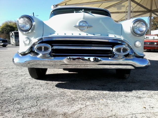1954 Oldsmobile Ninety-Eight Holiday HT - photo 5
