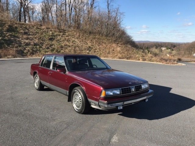 1987 Oldsmobile Ninety-Eight Touring Sedan - photo 2